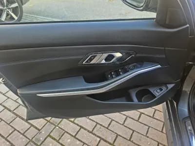 Vendo BMW 320 2020 - 31000 EUR, 130000 km - AUTO.MOTO.pt