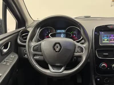 Vendo Renault Clio 2017 - 11890 EUR, 109000 km - AUTO.MOTO.pt