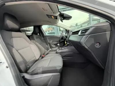 Sell Renault Clio 2021 - 16900 EUR, 61800 km - AUTO.MOTO.pt