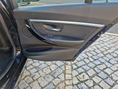 Vendo BMW 318 2018 - 19990 EUR, 125000 km - AUTO.MOTO.pt