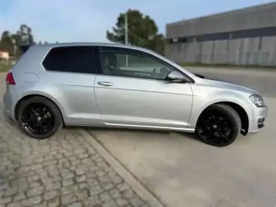 Vendo Volkswagen Golf 2016 - 16490 EUR, 148200 km - AUTO.MOTO.pt