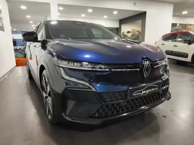 Vendo Renault Mégane E-Tech 2023 - 26500 EUR, 45000 km - AUTO.MOTO.pt