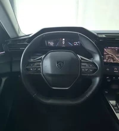 Vendo Peugeot 308 2022 - 22650 EUR, 61135 km - AUTO.MOTO.pt