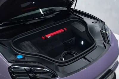 Vendo Porsche Macan 2025 - 88950 EUR, 14000 km - AUTO.MOTO.pt