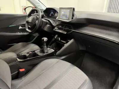 Vendo Peugeot 208 2020 - 13890 EUR, 63000 km - AUTO.MOTO.pt