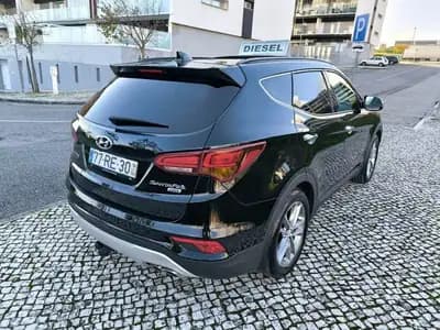 Vendo Hyundai Santa Fe 2016 - 21950 EUR, 149998 km - AUTO.MOTO.pt