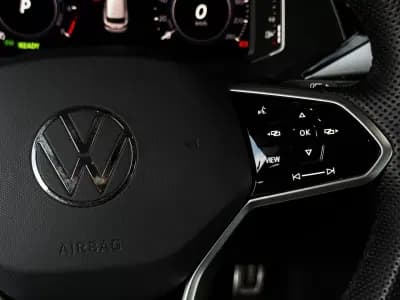 Sell Volkswagen Arteon 2023 - 31990 EUR, 45800 km - AUTO.MOTO.pt