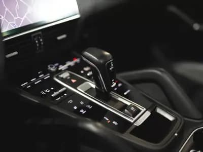 Vendo Porsche Cayenne 2018 - 59990 EUR, 119000 km - AUTO.MOTO.pt