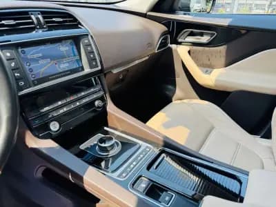 Sell Jaguar F-Pace 2017 - 24999 EUR, 78000 km - AUTO.MOTO.pt