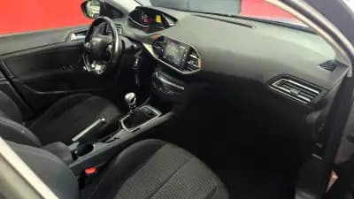 Sell Peugeot 308 SW 2018 - 12650 EUR, 133760 km - AUTO.MOTO.pt