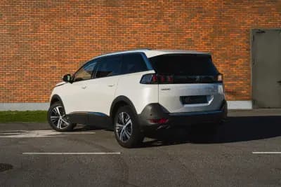Vendo Peugeot 5008 2021 - 24000 EUR, 115000 km - AUTO.MOTO.pt