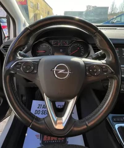Vendo Opel Crossland 2022 - 17450 EUR, 40566 km - AUTO.MOTO.pt
