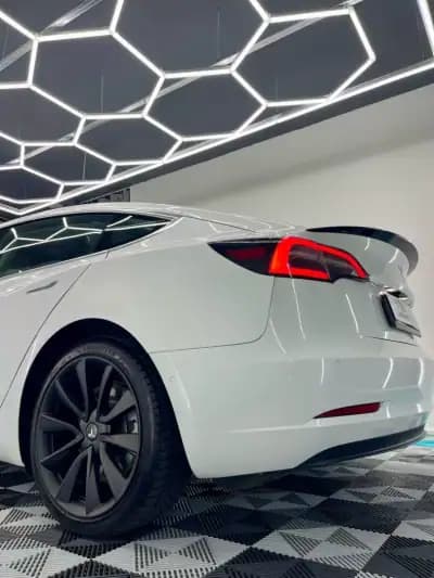 Vendo Tesla Model 3 2019 - 20250 EUR, 179000 km - AUTO.MOTO.pt