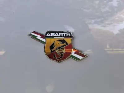 Sell Abarth 695 2023 - 29990 EUR, 6300 km - AUTO.MOTO.pt