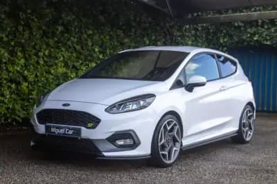 Vendo Ford Fiesta 2019 - 19900 EUR, 110400 km - AUTO.MOTO.pt