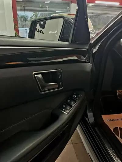 Sell Mercedes-Benz E 300 2013 - 17950 EUR, 221000 km - AUTO.MOTO.pt