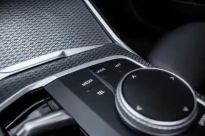 Vendo BMW 320 2022 - 34990 EUR, 75451 km - AUTO.MOTO.pt