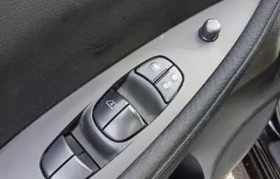 Vendo Nissan Leaf 2022 - 15000 EUR, 34000 km - AUTO.MOTO.pt