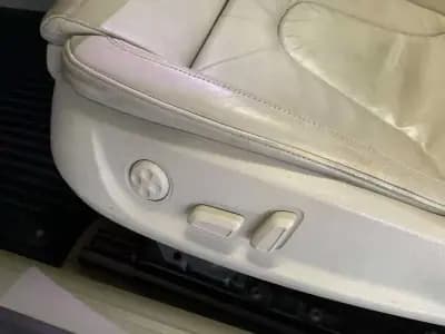 Sell Audi A5 Cabrio 2011 - 16750 EUR, 270761 km - AUTO.MOTO.pt