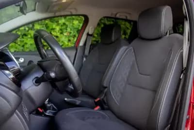 Vendo Renault Clio 2019 - 13900 EUR, 138500 km - AUTO.MOTO.pt