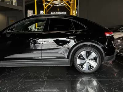 Vendo Porsche Macan 2025 - 87990 EUR, 15800 km - AUTO.MOTO.pt