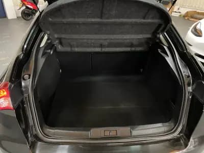 Vendo Renault Laguna 2011 - 5950 EUR, 215000 km - AUTO.MOTO.pt