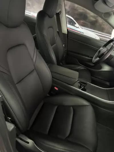 Vendo Tesla Model 3 2020 - 25900 EUR, 101867 km - AUTO.MOTO.pt