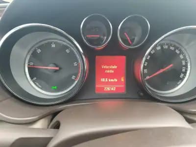 Sell Opel Insignia 2010 - 7500 EUR, 206000 km - AUTO.MOTO.pt