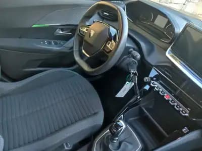 Sell Peugeot 2008 2024 - 19990 EUR, 41500 km - AUTO.MOTO.pt