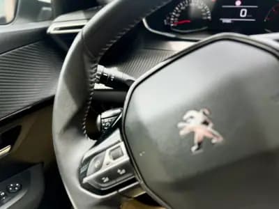 Vendo Peugeot 208 2022 - 15950 EUR, 71000 km - AUTO.MOTO.pt