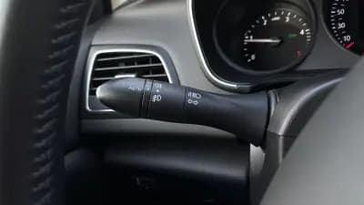 Vendo Renault Mégane Sport Tourer 2018 - 12999 EUR, 131021 km - AUTO.MOTO.pt