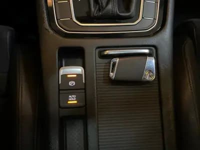 Vendo Volkswagen Passat Variant 2015 - 18950 EUR, 306000 km - AUTO.MOTO.pt