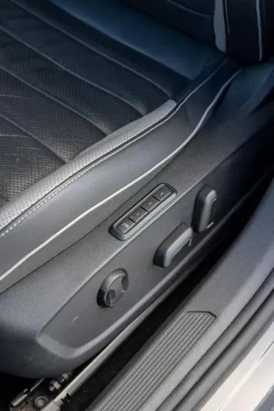 Sell Volkswagen Golf 2021 - 31990 EUR, 149000 km - AUTO.MOTO.pt