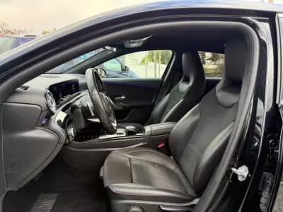 Vendo Mercedes-Benz A 180 2019 - 25999 EUR, 100000 km - AUTO.MOTO.pt