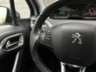 Sell Peugeot 2008 2016 - 9990 EUR, 49000 km - AUTO.MOTO.pt