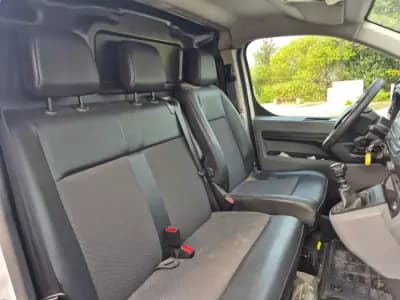 Vendo Peugeot Expert 2020 - 12950 EUR, 124434 km - AUTO.MOTO.pt