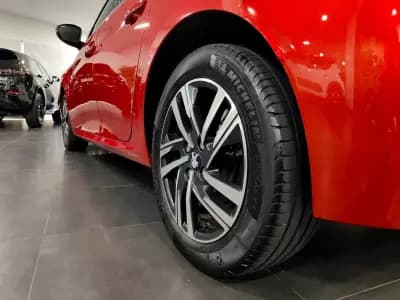 Vendo Peugeot 208 2020 - 14990 EUR, 70000 km - AUTO.MOTO.pt