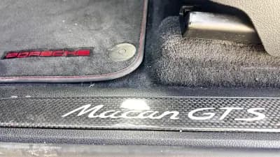 Sell Porsche Macan 2021 - 89500 EUR, 94000 km - AUTO.MOTO.pt