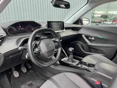 Vendo Peugeot 2008 2022 - 22500 EUR, 53598 km - AUTO.MOTO.pt