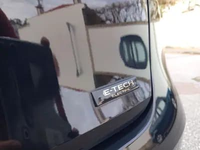 Vendo Renault Mégane E-Tech 2023 - 23490 EUR, 64900 km - AUTO.MOTO.pt