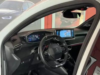 Vendo Peugeot 208 2022 - 21990 EUR, 19759 km - AUTO.MOTO.pt