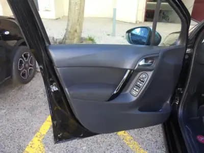 Vendo Citroën C3 2014 - 8500 EUR, 105000 km - AUTO.MOTO.pt