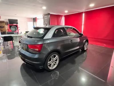 Vendo Audi A1 2012 - 11500 EUR, 218000 km - AUTO.MOTO.pt