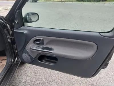 Sell Renault Clio 2004 - 2990 EUR, 268181 km - AUTO.MOTO.pt