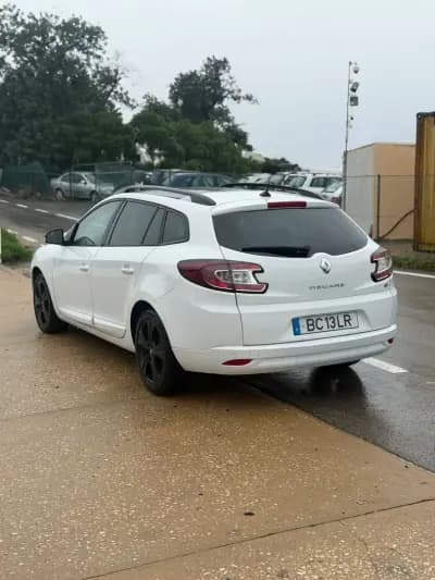 Vendo Renault Mégane 2019 - 9900 EUR, 175127 km - AUTO.MOTO.pt