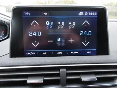 Sell Peugeot 3008 2017 - 18990 EUR, 151000 km - AUTO.MOTO.pt