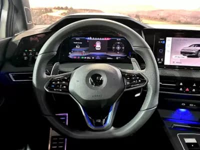 Vendo Volkswagen Golf 2023 - 45900 EUR, 53836 km - AUTO.MOTO.pt