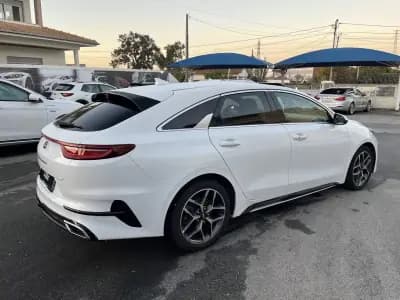 Vendo Kia ProCeed 2022 - 19450 EUR, 92000 km - AUTO.MOTO.pt