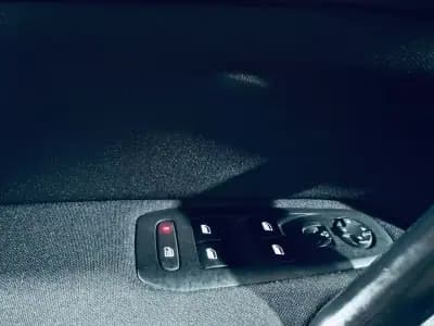 Vendo Peugeot 308 2019 - 12990 EUR, 119631 km - AUTO.MOTO.pt