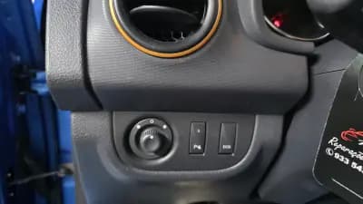 Vendo Dacia Sandero 2018 - 10990 EUR, 129000 km - AUTO.MOTO.pt